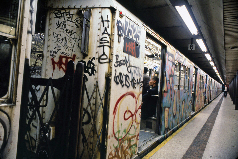 Illustration for article titled 37 Rare and Beautiful Images of the NYC Subway in the 1980s